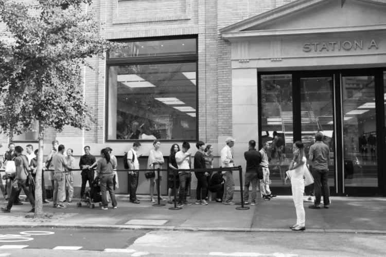 iPhone Line, SoHo, 2016