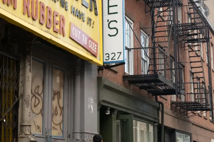 Rubber & Socks, Drakes, Canal Street, 2023