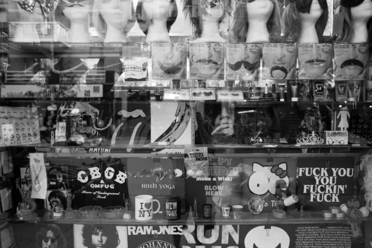 Warhol, St. Marks Shop, 2012